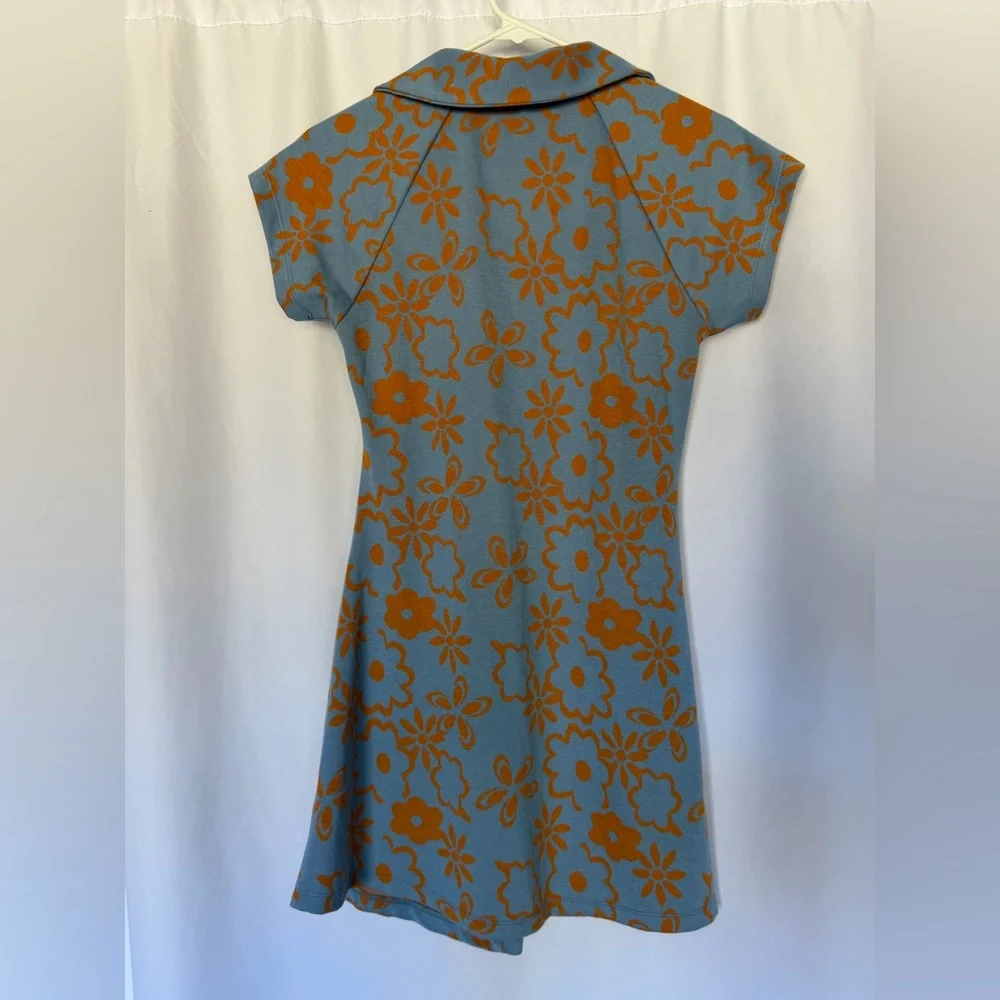 Vintage-Inspired 70s Blue & Orange Floral Zip-Front Women's flare mini Dress - Picture 4 of 4